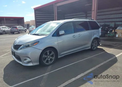 2017 Toyota Sienna Se Premium 8 Passenger z USA, uszkodzony, nr VIN 5TDXZ3DCXHS898965